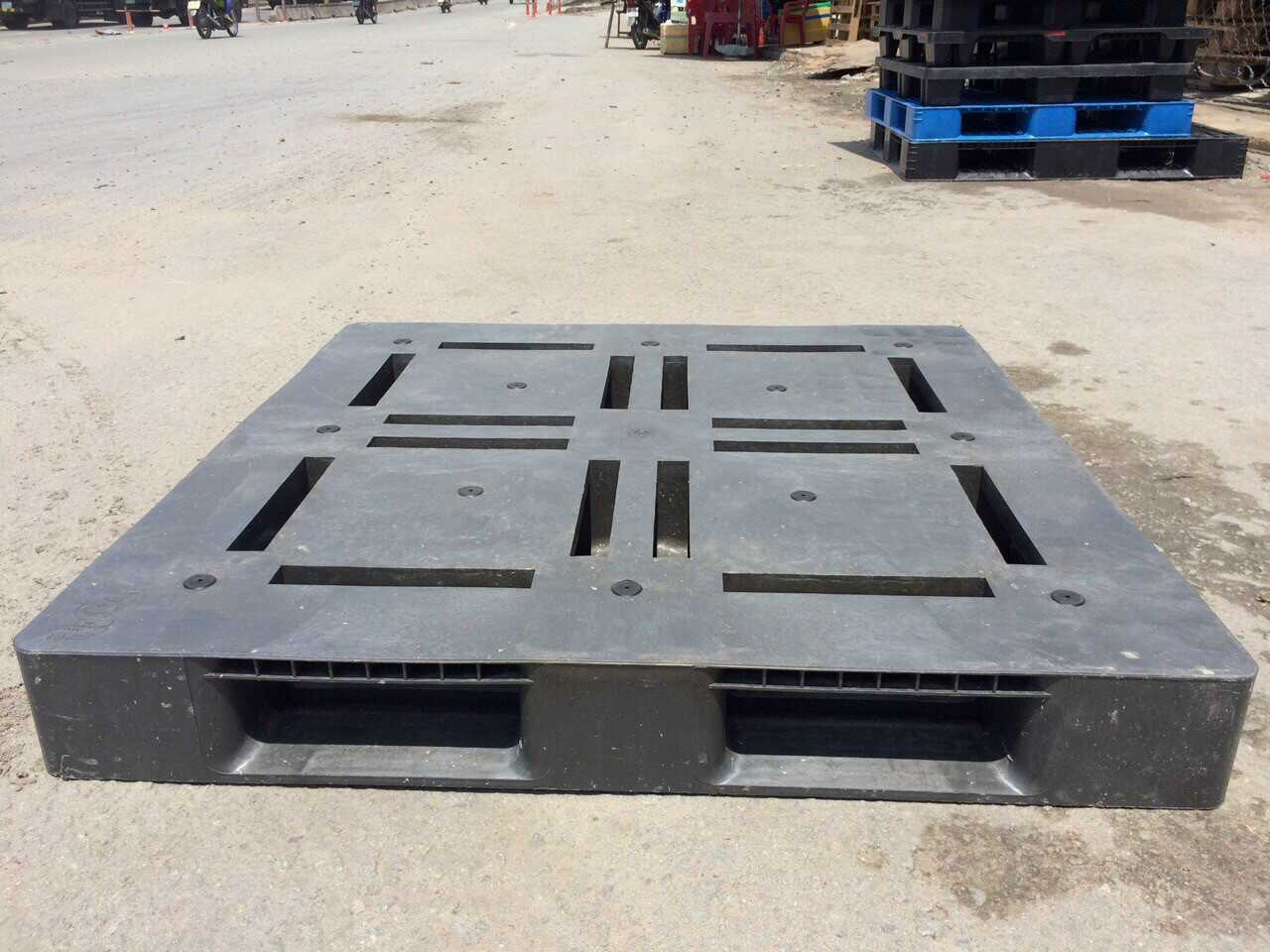 Pallet Nhựa 01